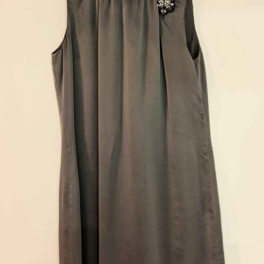 Elegant Gray Sleeveless Dress